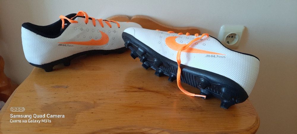 Футболни обувки 42 размер