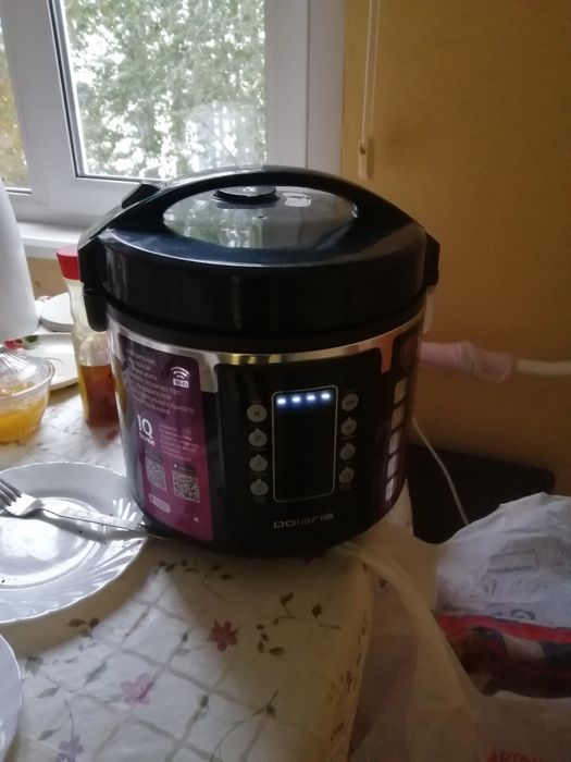 Продам б/у мультиварку.