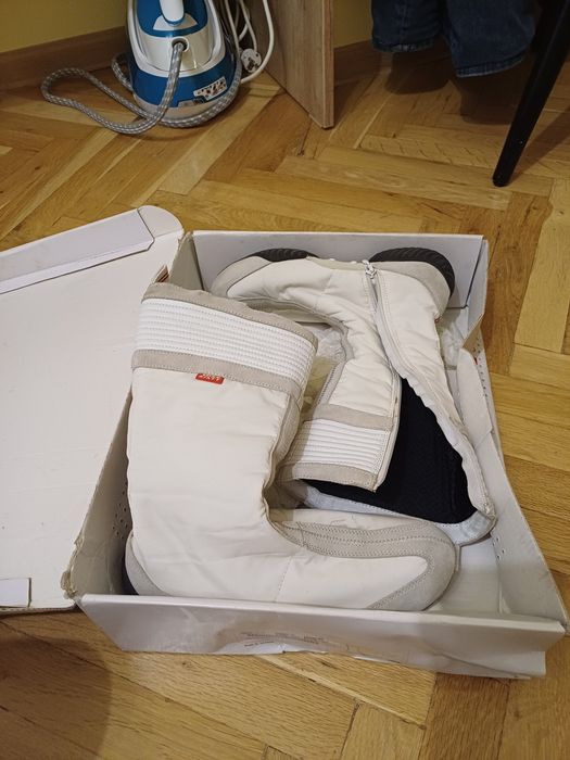 Ботуши на марката мис сиксти