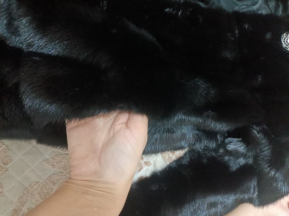 Продам норковую шубу