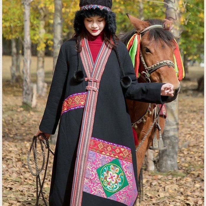 Продам новые этнические шапан