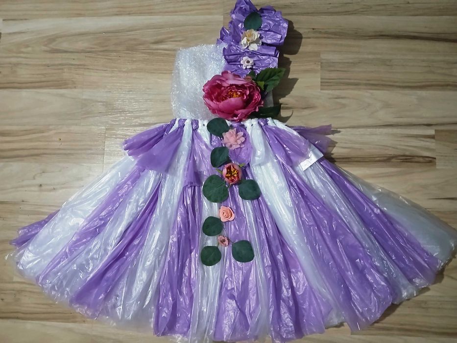 Rochii din materiale reciclabile pt fetita,mar 4-6 ani