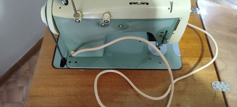 Швейная машинка Veritas