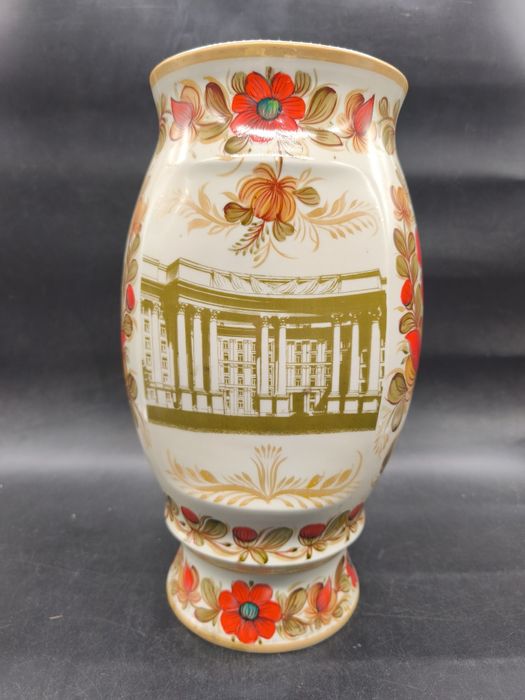 Ваза дом правительства Украина