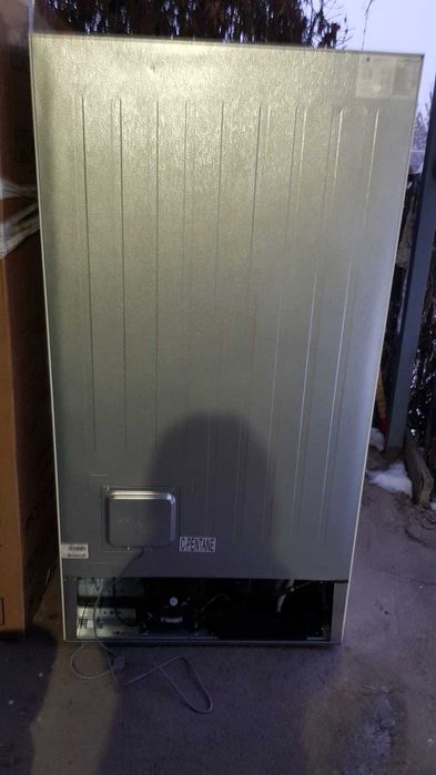 Холодильник SNOWCAP SBS NF 472