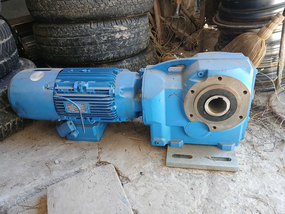 електромотор сименс с редуктор