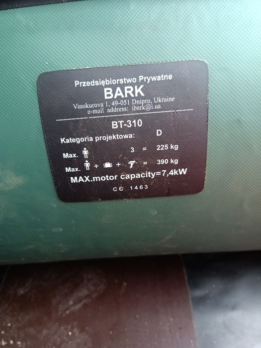 Vând barcă cu motor completă