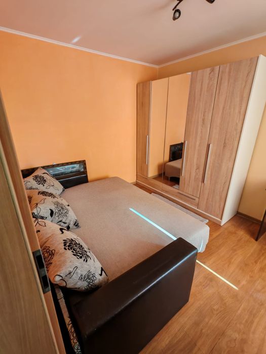 Închiriez ap 2 camere, amenajat modern , etaj intermediar, langa Piata Doina
