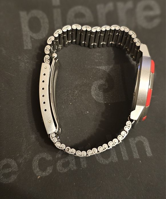 Часовник ORIS  - HI-TECH