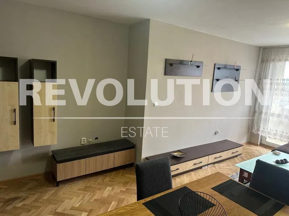 Дава се под наем Тристаен апартамент в Варна, Трошево - 80 кв.м за 598.23 € - Снимка #2