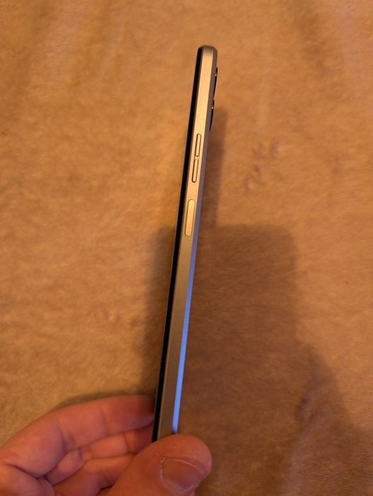 Tecno POVA4. Телефон в идеальном состоянии. Все работает на отлично,!