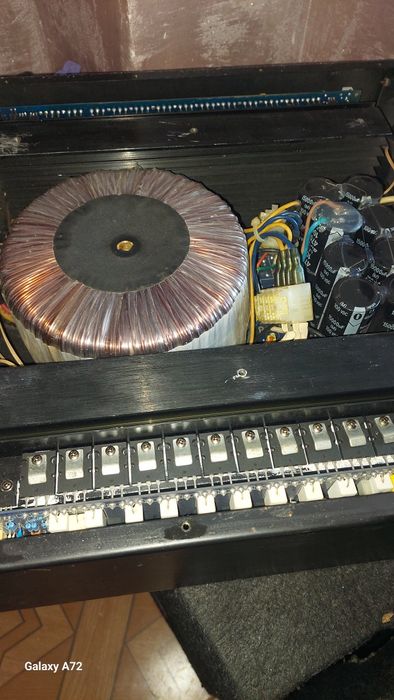 Продавам ониверсално крайно стапало па 3600  1200лв.