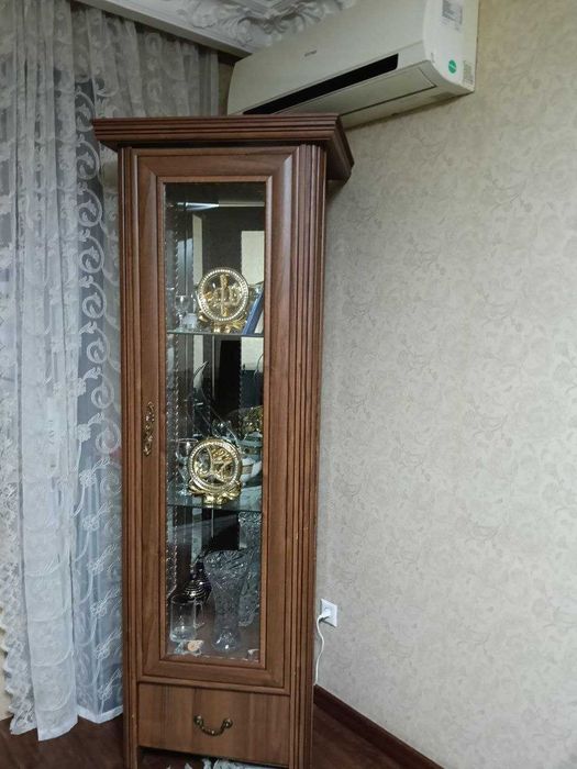 Комплект мебели в зал: 2 витрины + тумба под телевизор (тройка)