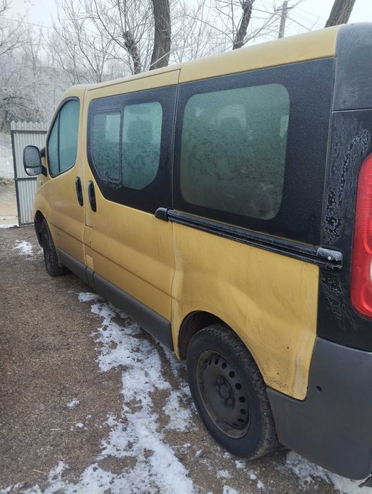 Renault trafic 2.0 dizel 8+1