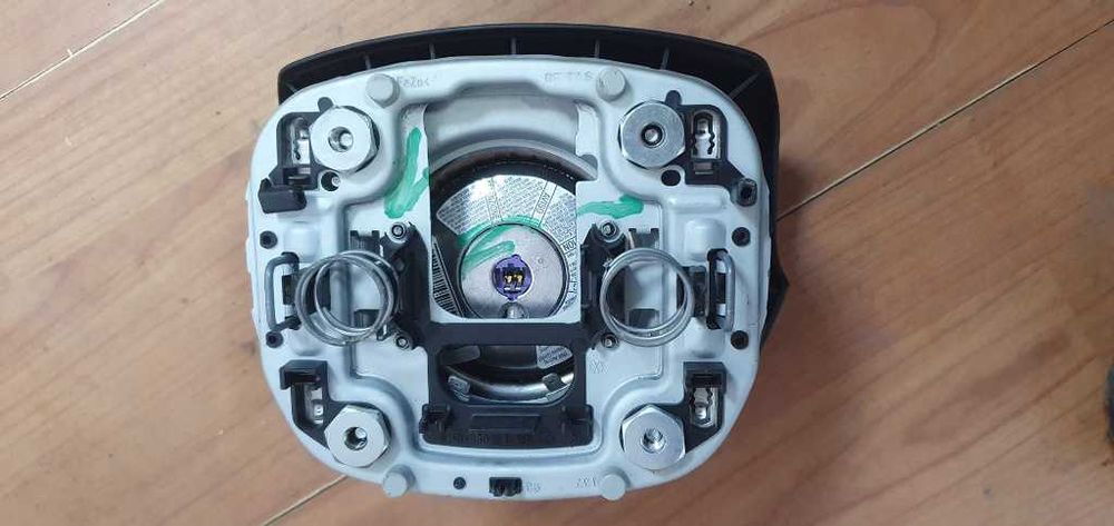 Airbag volan skoda octavia II facelift cod 3t0880201b