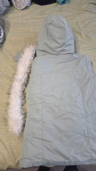 Продавам детски якета и зимен ски панталон 134/140