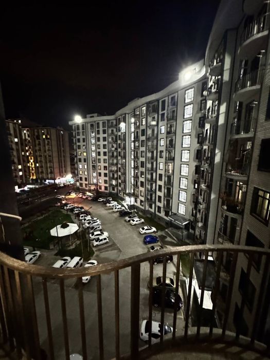 2/6/10 ЖК Чайна хаус(из центра не доезжая Рохат круг ! Алмас махалля!