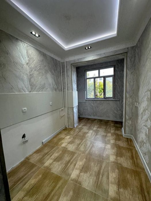 Мирабадский район Куйлюк 2 массив 1/2/4 Ориентир: 31-школа. Кирпич дом