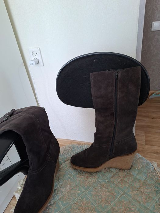 Продам осень, 38 размер, 5 000 тенге