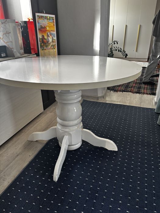 Круглый стол кухонный