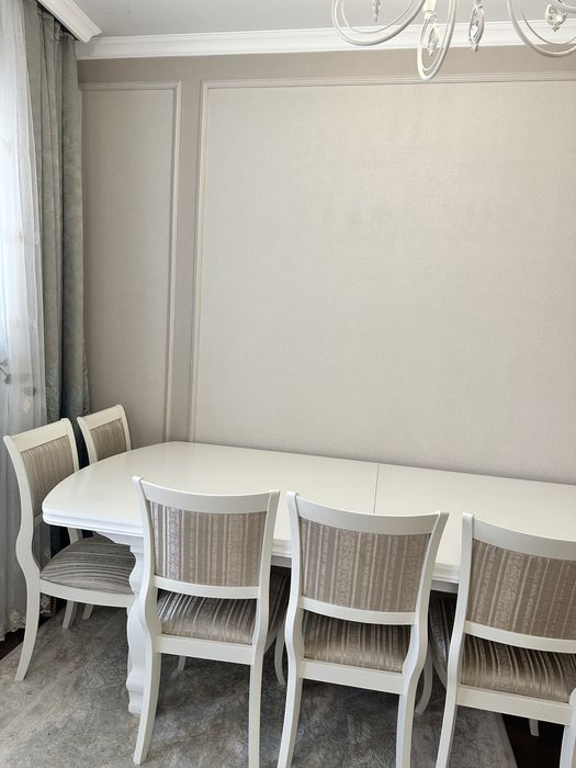 Стол со стульями