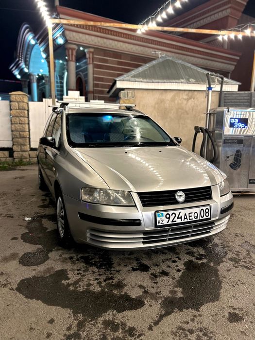 Автомобиль Fiat Stilo