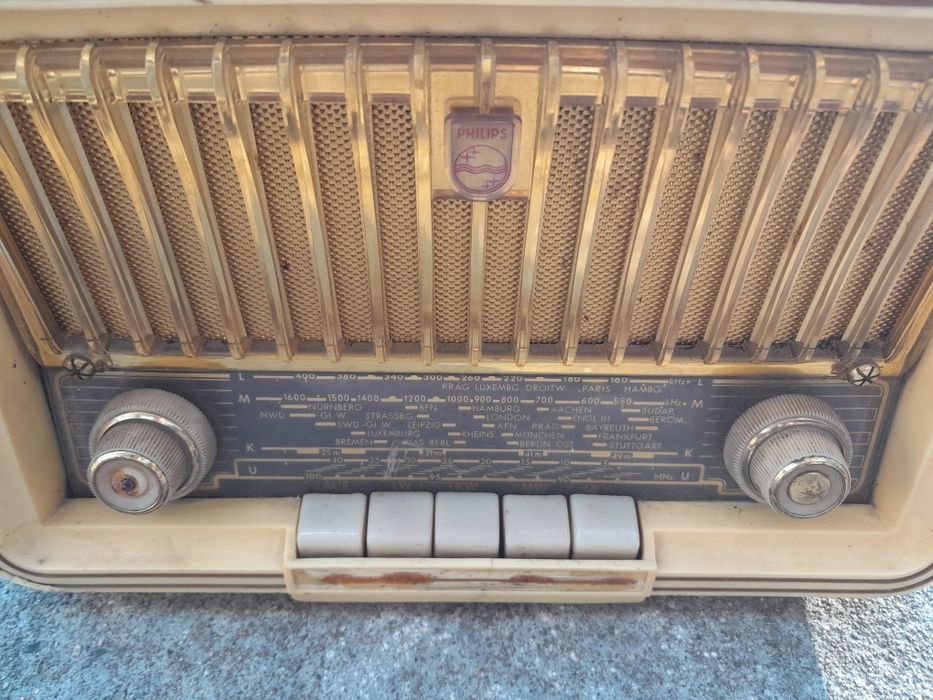 Старо радио Philips Philetta B2D13A 60-те години