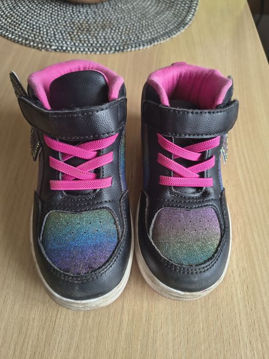 Маратонки с пеперуди 26ти номер