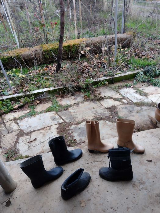 Продавам гумени ботуши