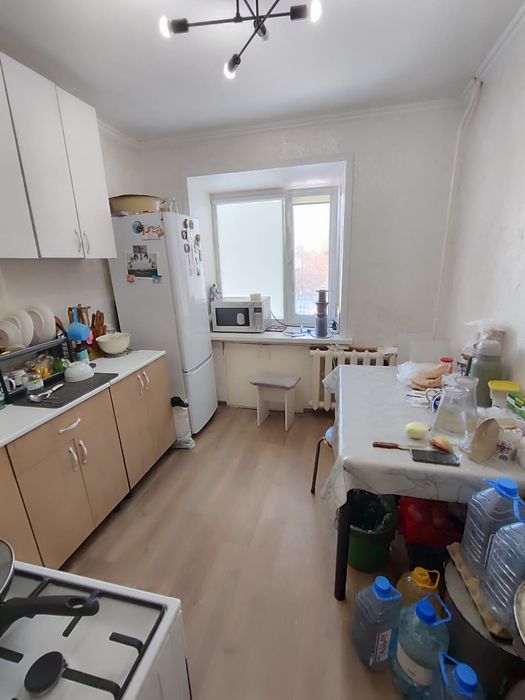 Продам 3  х комн квар., 2-40 А-3  этаж.
