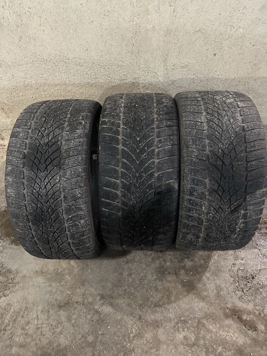 Зимни гуми 3 броя Dunlop 285/30/21 (София)