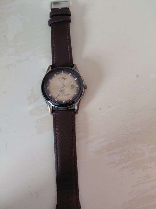 Продам  часы алматы