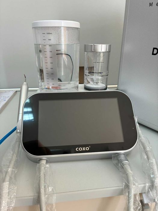 Апарат за почистване на зъбен камък и полиране Coxo PT Master