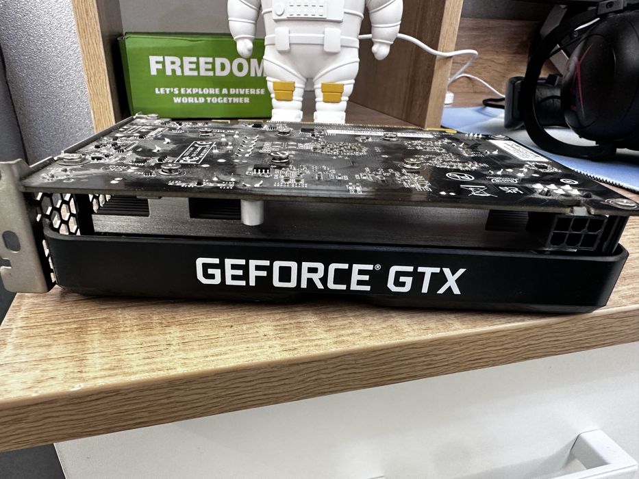 Продам видеокарты Geforce GTX 1650 4gb