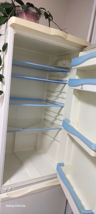 Продам холодильник