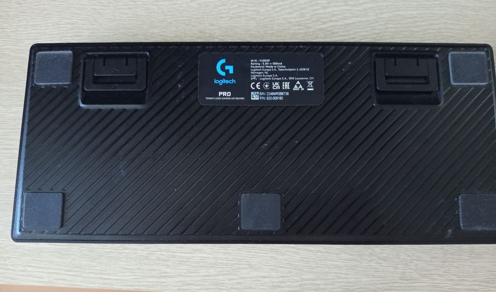Клавиатура logitech g pro. Blue switch