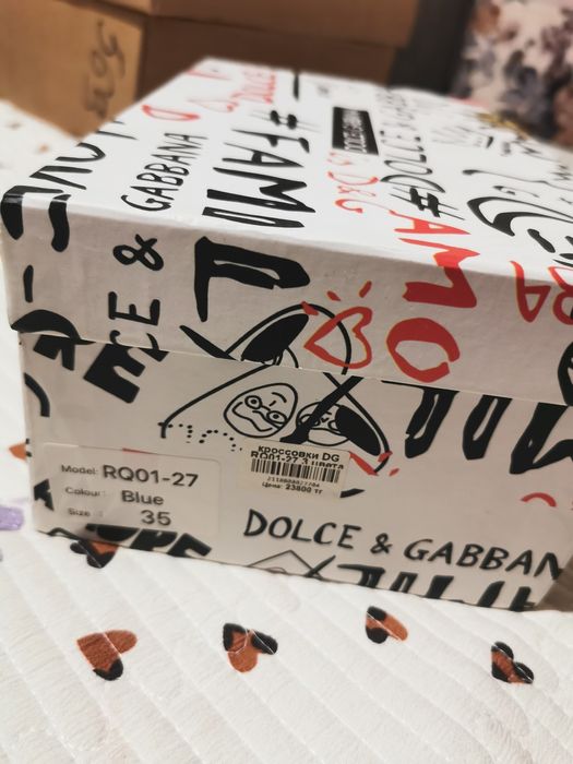 Продам детские кроссовки