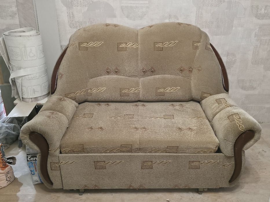 Диван  б/у   в хорошем состоянии