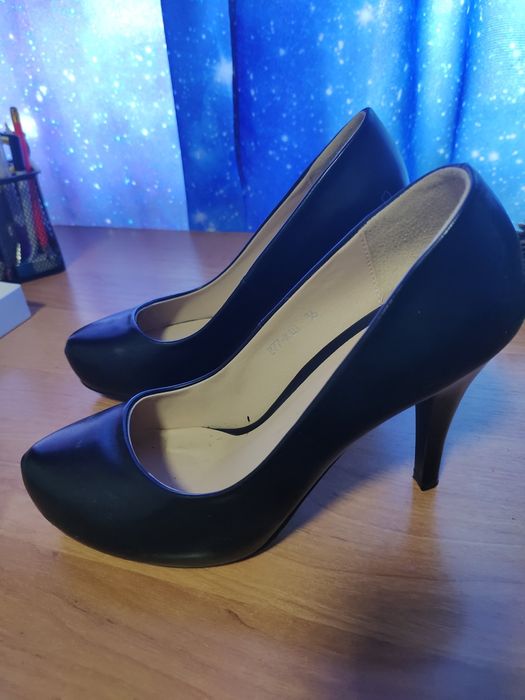 Продам новые туфли