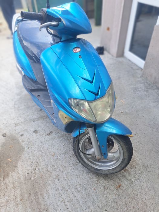 Vând scuter kimco 49cc 4t