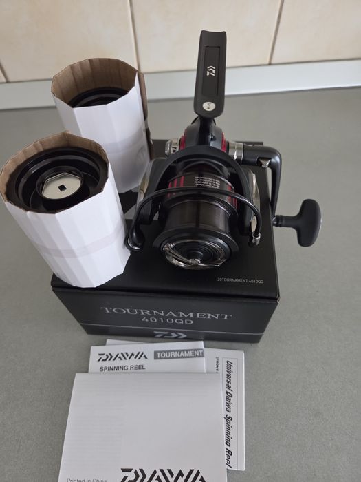 Mulineta feeder Daiwa Tournament 4010QD-nou