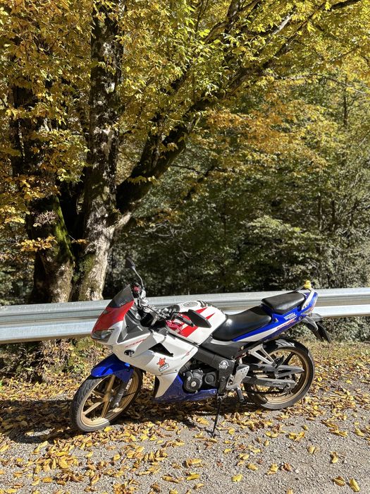 Honda cbr 125. r