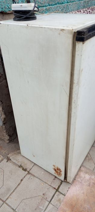 Холодильник продаётся
