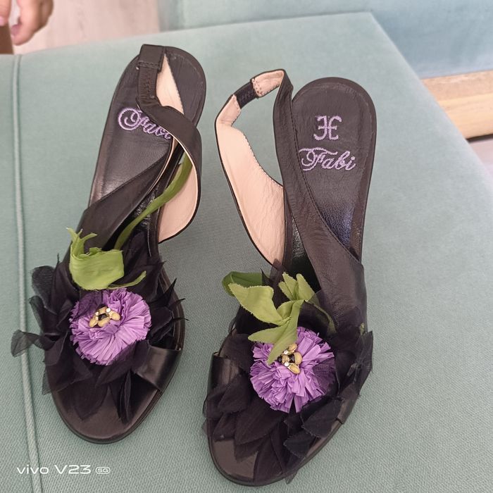 Срочно продам обувь новый размер 36 адрес Чингиз Айтматова77