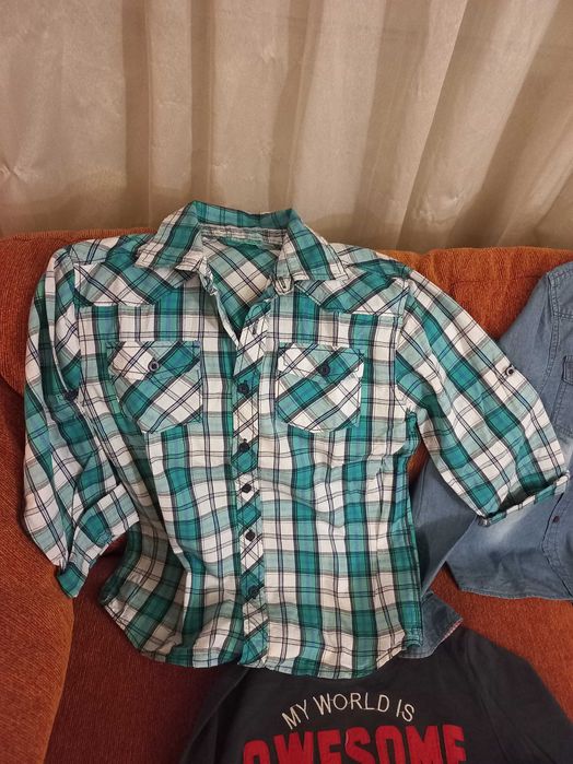 Продавам тениски и  бермуди за момче