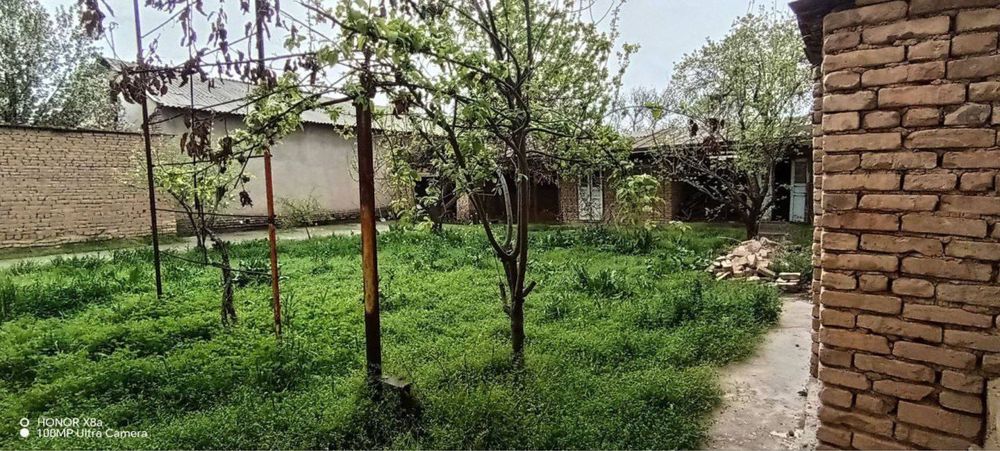 Продам участок Кибрай центр 8 комнат 7 сотки Qibray markazida uchaska