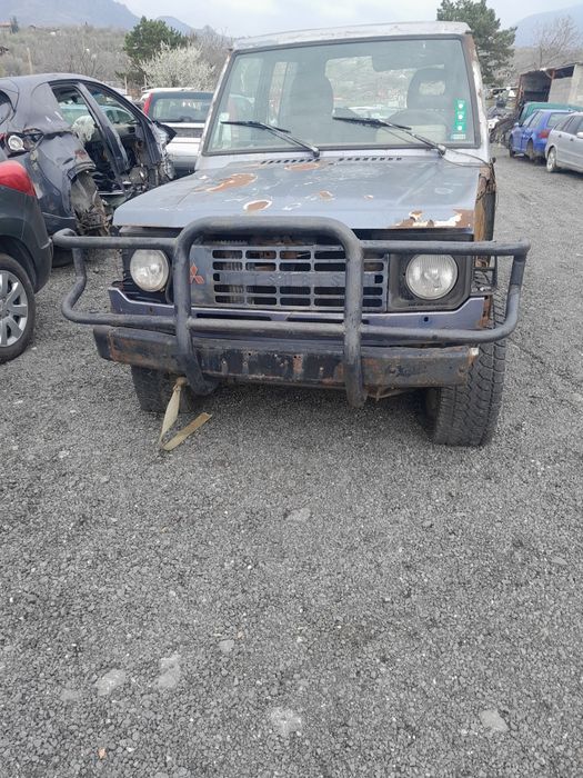 Продавам мицубиши паджеро на части