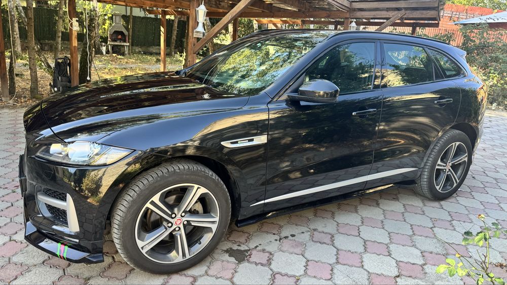 Jaguar F-Pace 2.0 D R-Design