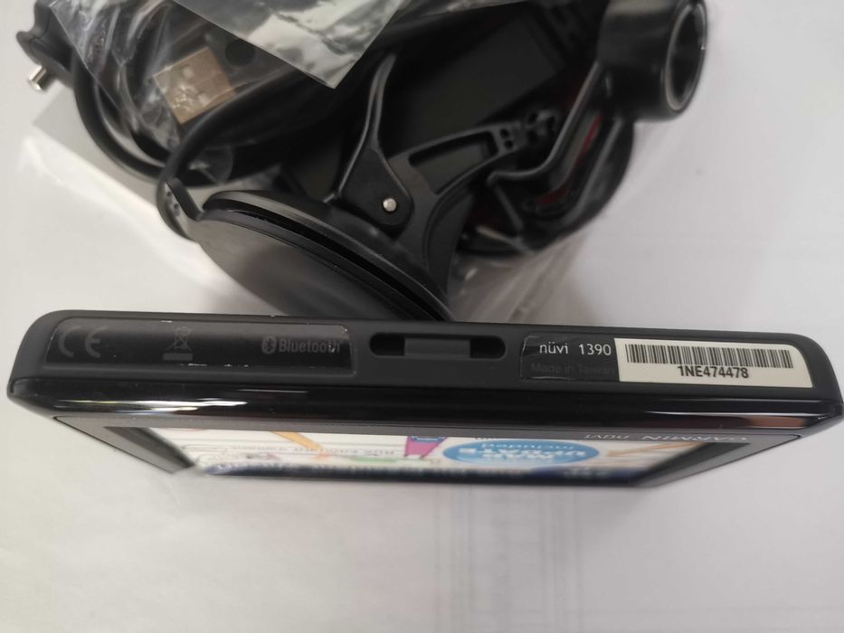 vand navigator GARMIN nuvi 1390 LMT in cutia originala - NOU