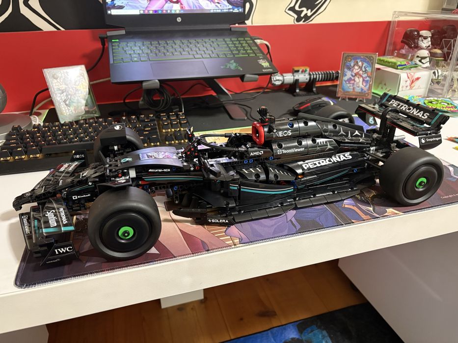 Продавам Lego Technic  42171 Mercedes F1